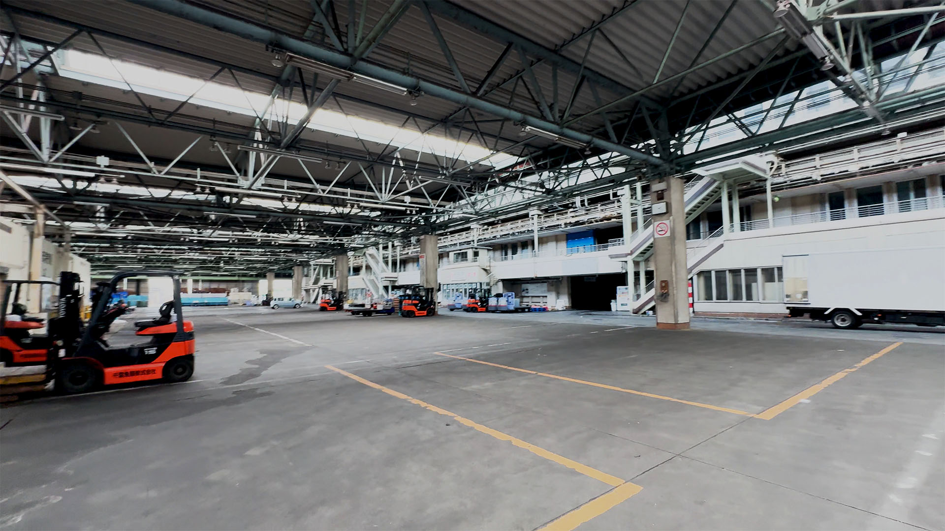 千葉市地方卸売市場 — 卸売エリア